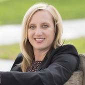 headshot of Laura Lee Norris